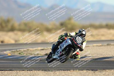 media/Dec-07-2025-CVMA (Sun) [[3e7d2de5dc]]/Race 18-Formula Twins-Formula 40 UL/